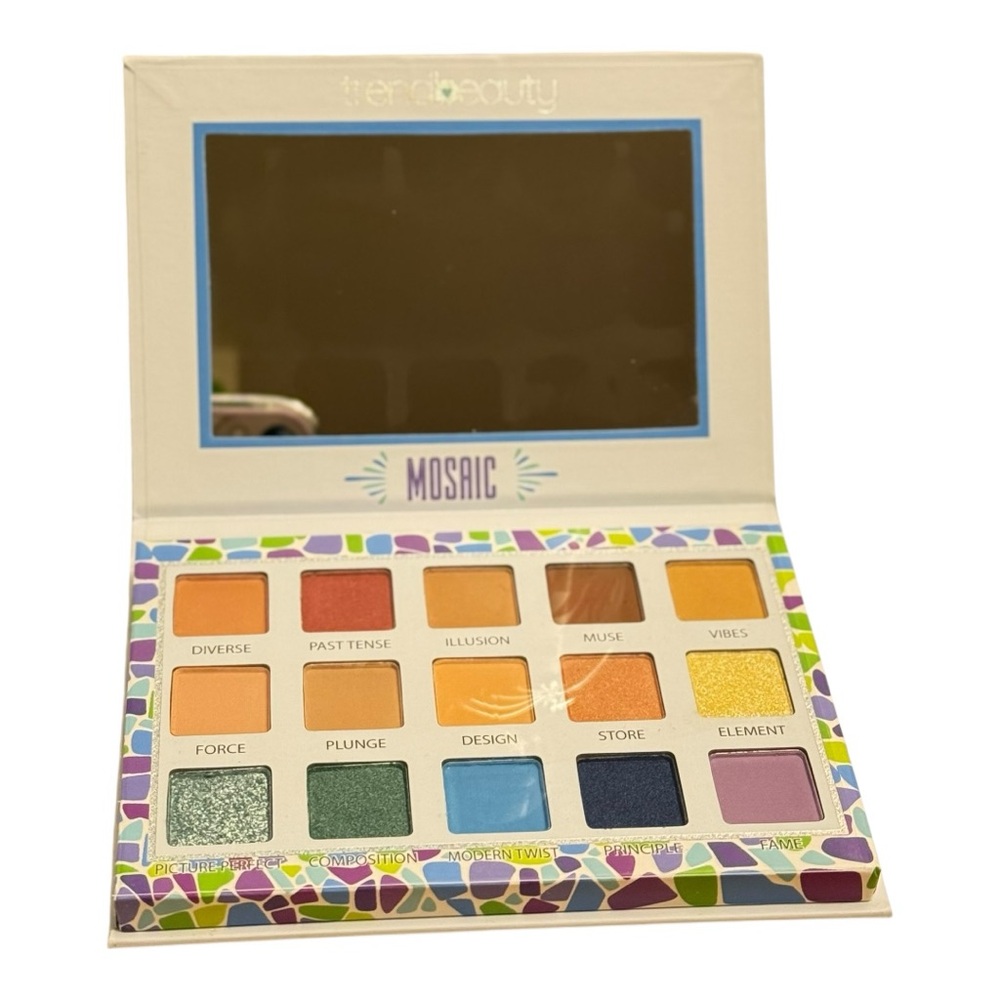 Mosaic Eyeshadow Palette in 15 Vibrant Colors - Picture 4 of 5